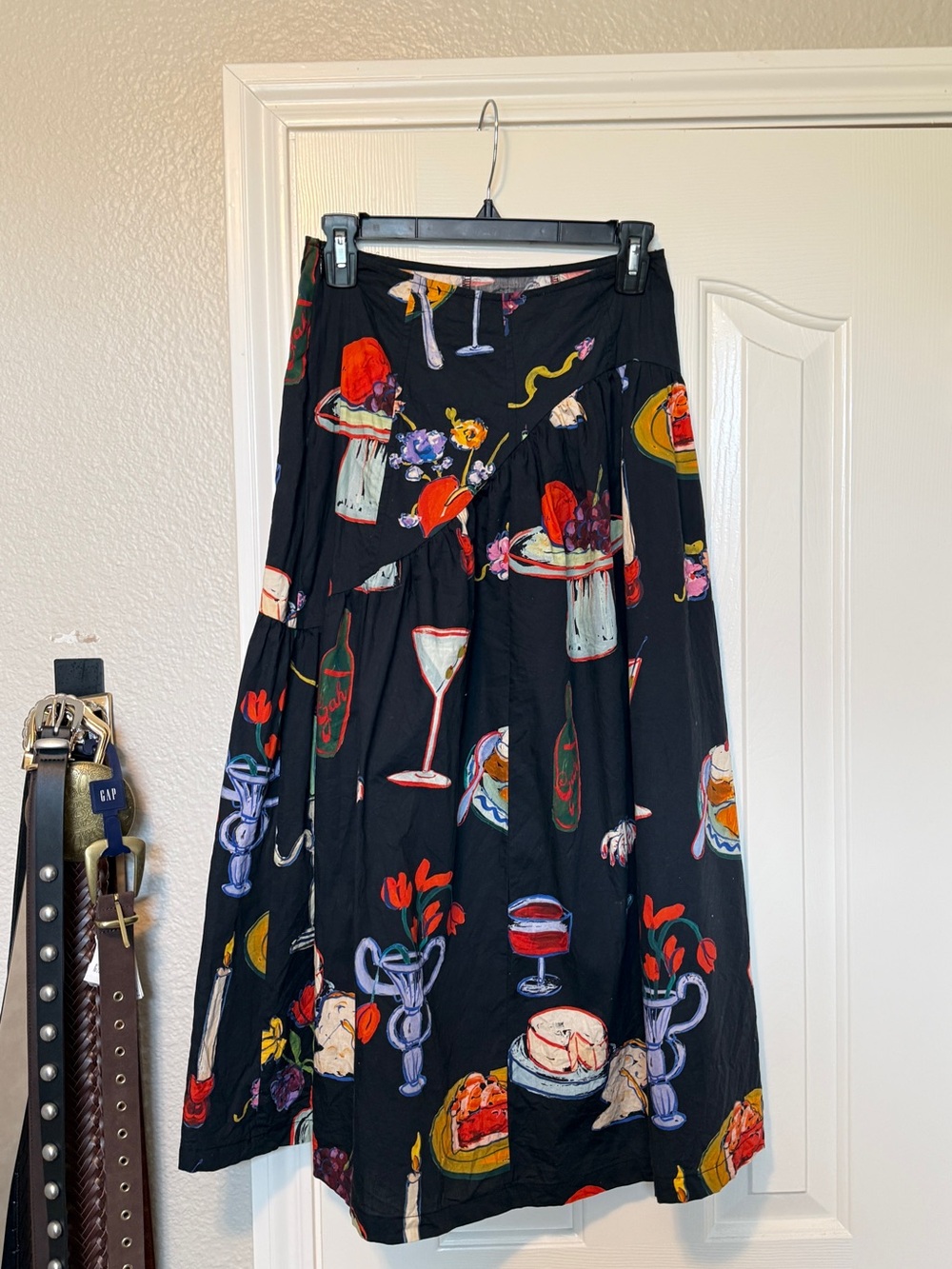 Lisa Says Gah Maeve Dinner Party Graphic Midi Skirt Black - Picture 3 of 6
